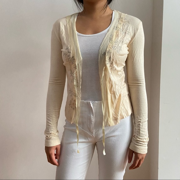 Light Peach Flower Cardigan - Picture 2 of 8